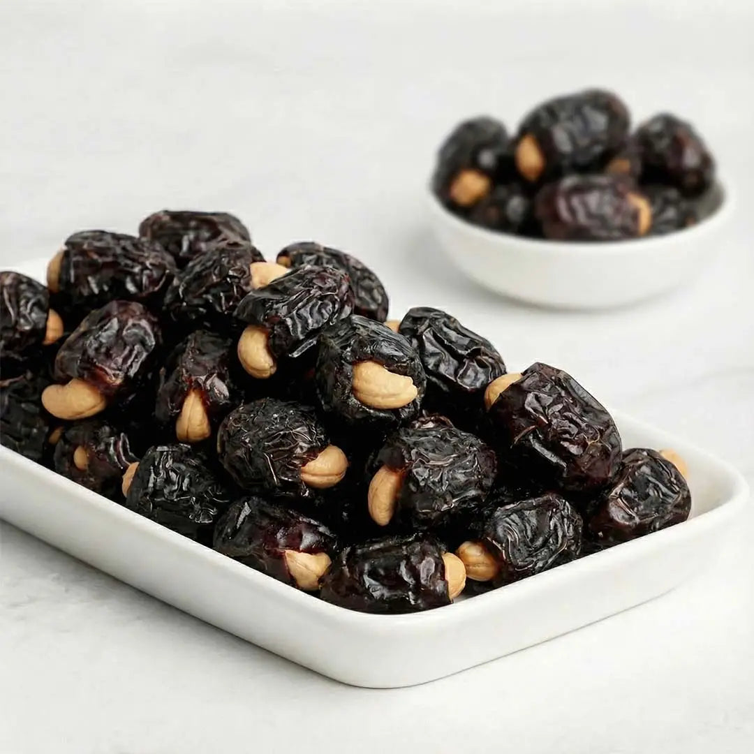 AJWA DATES WITH CASHEW - AL-TAMMAR